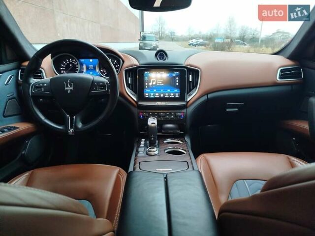 Синій Мазераті Ghibli, об'ємом двигуна 2.98 л та пробігом 62 тис. км за 45000 $, фото 23 на Automoto.ua