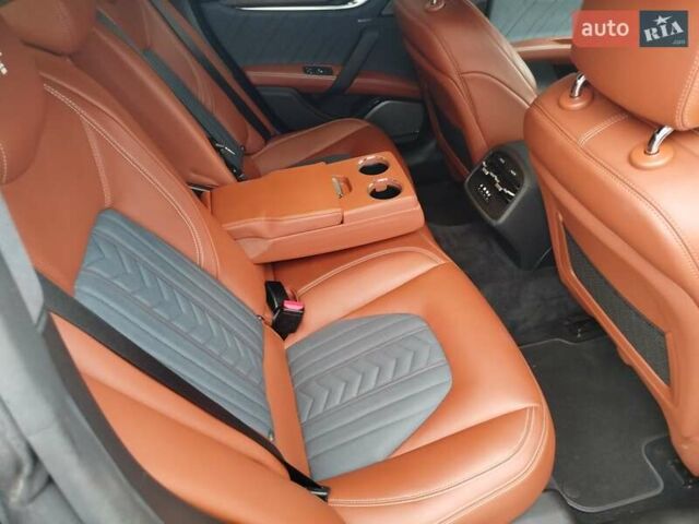 Синій Мазераті Ghibli, об'ємом двигуна 2.98 л та пробігом 62 тис. км за 45000 $, фото 32 на Automoto.ua