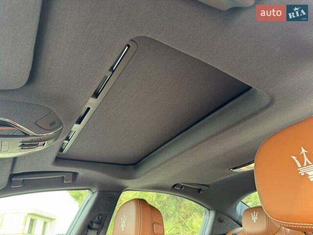 Синий Мазерати Гибли, объемом двигателя 2.98 л и пробегом 20 тыс. км за 42000 $, фото 25 на Automoto.ua