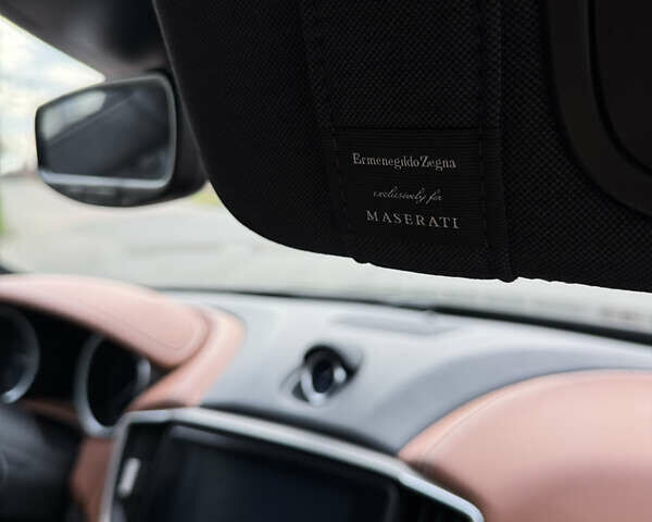 Синий Мазерати Гибли, объемом двигателя 2.98 л и пробегом 20 тыс. км за 42000 $, фото 33 на Automoto.ua