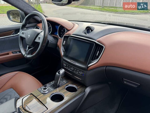 Синий Мазерати Гибли, объемом двигателя 2.98 л и пробегом 20 тыс. км за 42000 $, фото 29 на Automoto.ua