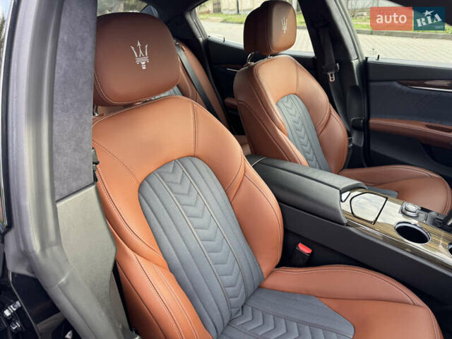 Синий Мазерати Гибли, объемом двигателя 2.98 л и пробегом 20 тыс. км за 42000 $, фото 28 на Automoto.ua