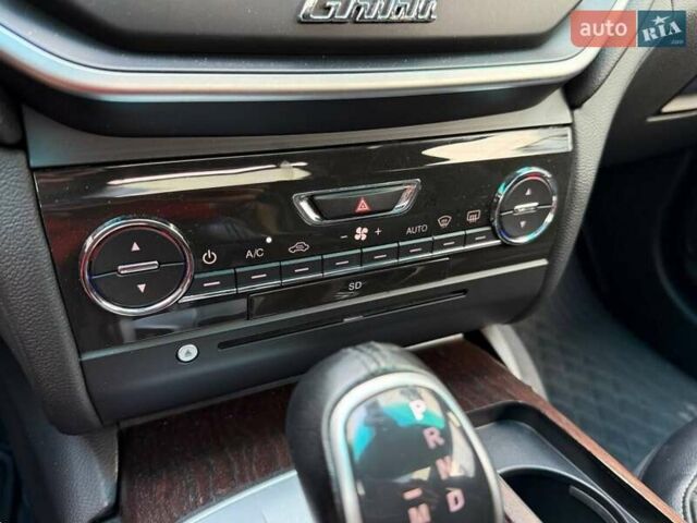 Зеленый Мазерати Гибли, объемом двигателя 2.98 л и пробегом 120 тыс. км за 23990 $, фото 20 на Automoto.ua