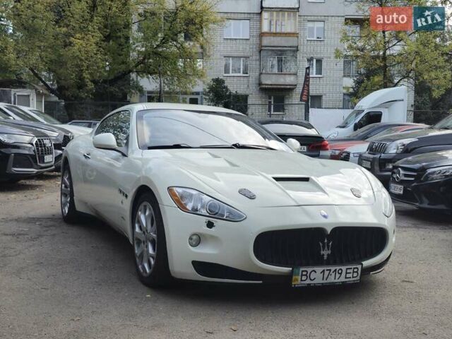 Белый Мазерати Грантуризмо, объемом двигателя 4.24 л и пробегом 39 тыс. км за 26999 $, фото 12 на Automoto.ua
