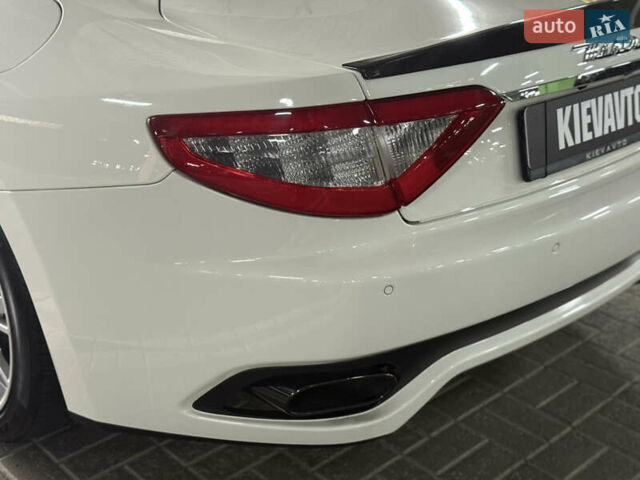 Білий Мазераті Granturismo, об'ємом двигуна 4.7 л та пробігом 12 тис. км за 58999 $, фото 7 на Automoto.ua