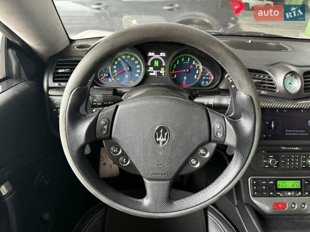 Білий Мазераті Granturismo, об'ємом двигуна 4.7 л та пробігом 12 тис. км за 58999 $, фото 18 на Automoto.ua