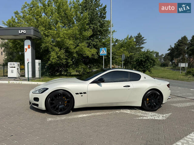 Чорний Мазераті Granturismo, об'ємом двигуна 4.24 л та пробігом 150 тис. км за 39500 $, фото 2 на Automoto.ua
