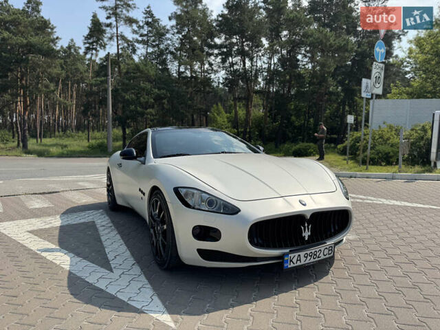 Чорний Мазераті Granturismo, об'ємом двигуна 4.24 л та пробігом 150 тис. км за 39500 $, фото 6 на Automoto.ua