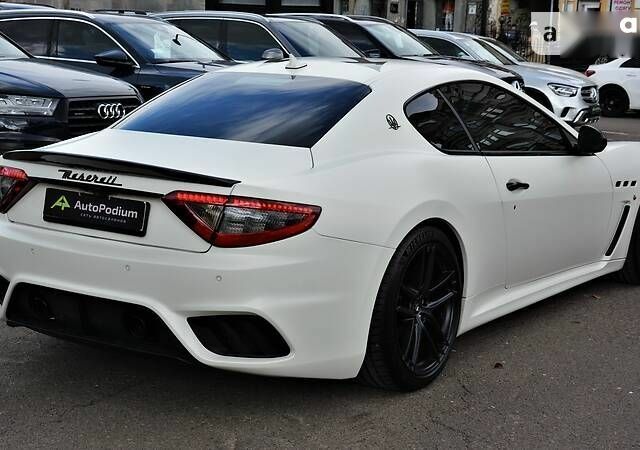 Мазераті Granturismo, об'ємом двигуна 4.7 л та пробігом 6 тис. км за 97000 $, фото 12 на Automoto.ua