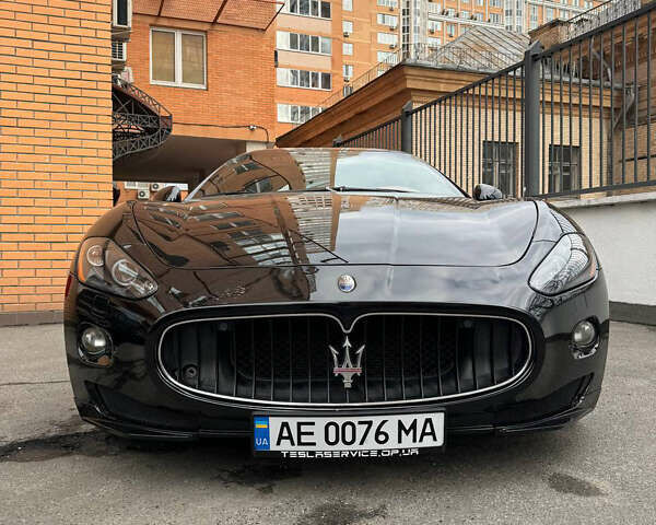 Сірий Мазераті Granturismo, об'ємом двигуна 4.69 л та пробігом 79 тис. км за 35000 $, фото 4 на Automoto.ua