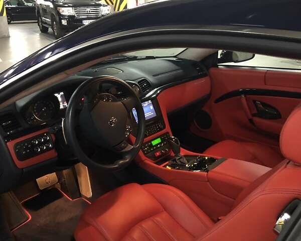 Синий Мазерати Грантуризмо, объемом двигателя 4.7 л и пробегом 29 тыс. км за 69900 $, фото 3 на Automoto.ua