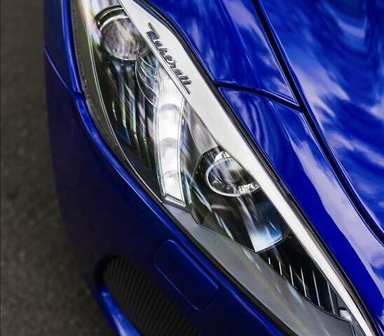 Синій Мазераті Granturismo, об'ємом двигуна 4.69 л та пробігом 1 тис. км за 84500 $, фото 51 на Automoto.ua
