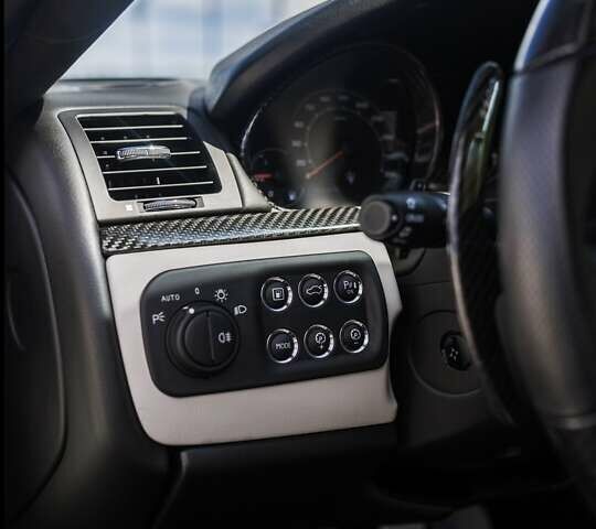 Синій Мазераті Granturismo, об'ємом двигуна 4.69 л та пробігом 1 тис. км за 84500 $, фото 17 на Automoto.ua