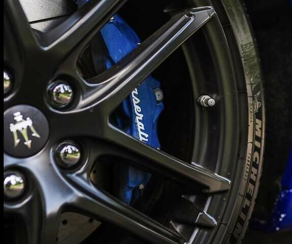 Синій Мазераті Granturismo, об'ємом двигуна 4.69 л та пробігом 1 тис. км за 84500 $, фото 73 на Automoto.ua