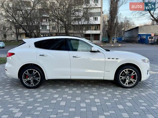 Білий Мазераті Леванте, об'ємом двигуна 2.98 л та пробігом 79 тис. км за 38800 $, фото 1 на Automoto.ua