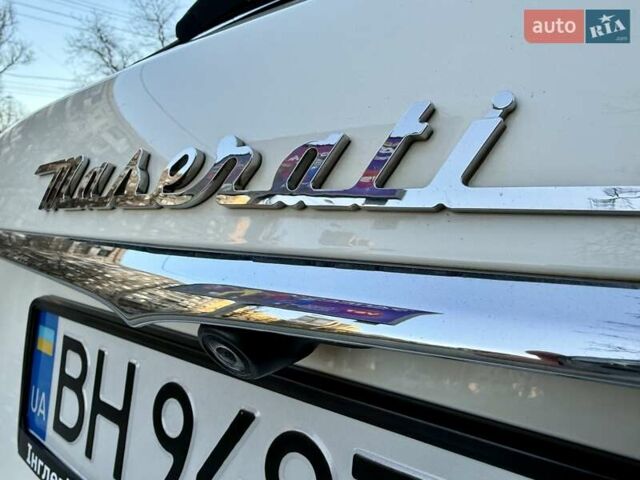 Білий Мазераті Леванте, об'ємом двигуна 2.98 л та пробігом 79 тис. км за 38800 $, фото 125 на Automoto.ua