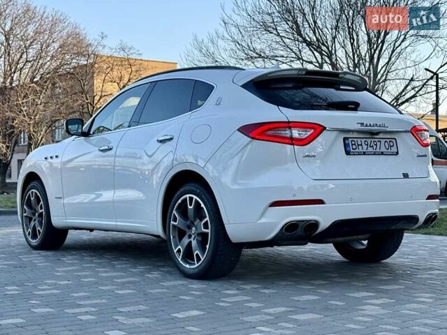 Білий Мазераті Леванте, об'ємом двигуна 2.98 л та пробігом 79 тис. км за 38800 $, фото 16 на Automoto.ua