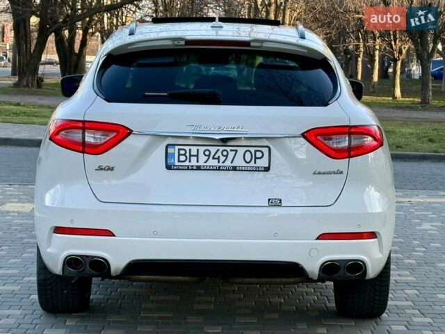 Білий Мазераті Леванте, об'ємом двигуна 2.98 л та пробігом 79 тис. км за 38800 $, фото 15 на Automoto.ua