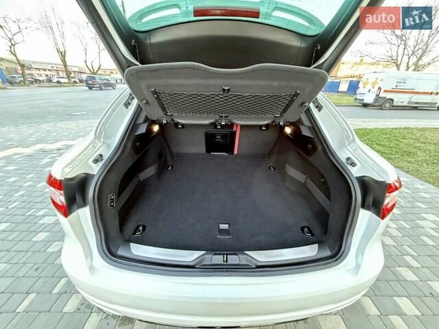 Білий Мазераті Леванте, об'ємом двигуна 2.98 л та пробігом 79 тис. км за 38800 $, фото 116 на Automoto.ua