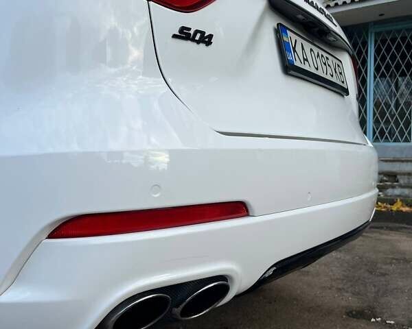 Белый Мазерати Леванте, объемом двигателя 3 л и пробегом 82 тыс. км за 40000 $, фото 21 на Automoto.ua