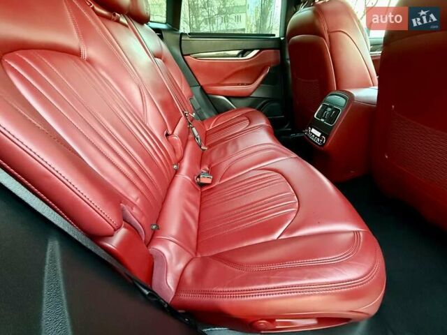 Білий Мазераті Леванте, об'ємом двигуна 2.98 л та пробігом 79 тис. км за 38800 $, фото 82 на Automoto.ua