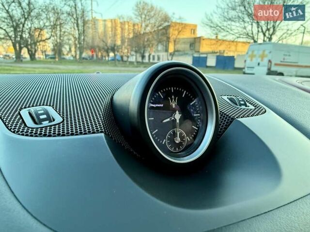 Білий Мазераті Леванте, об'ємом двигуна 2.98 л та пробігом 79 тис. км за 38800 $, фото 123 на Automoto.ua