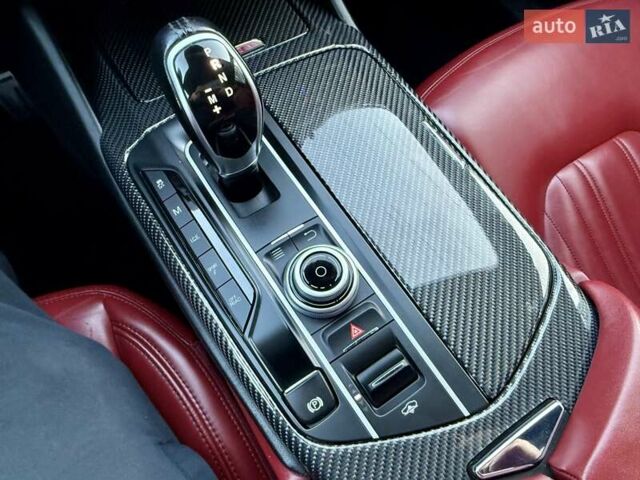 Білий Мазераті Леванте, об'ємом двигуна 2.98 л та пробігом 79 тис. км за 38800 $, фото 126 на Automoto.ua