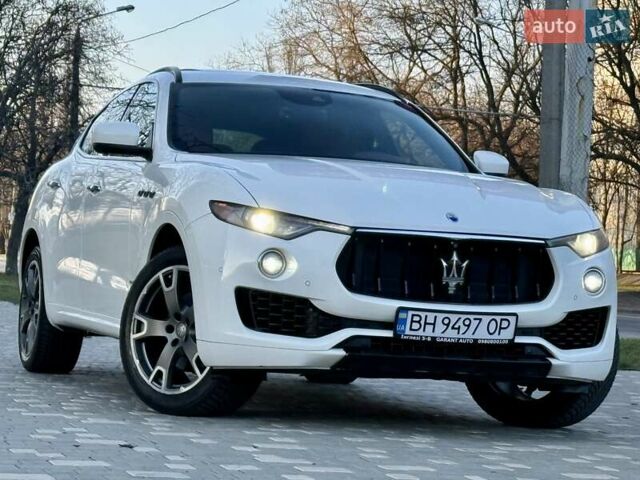 Білий Мазераті Леванте, об'ємом двигуна 2.98 л та пробігом 79 тис. км за 38800 $, фото 43 на Automoto.ua