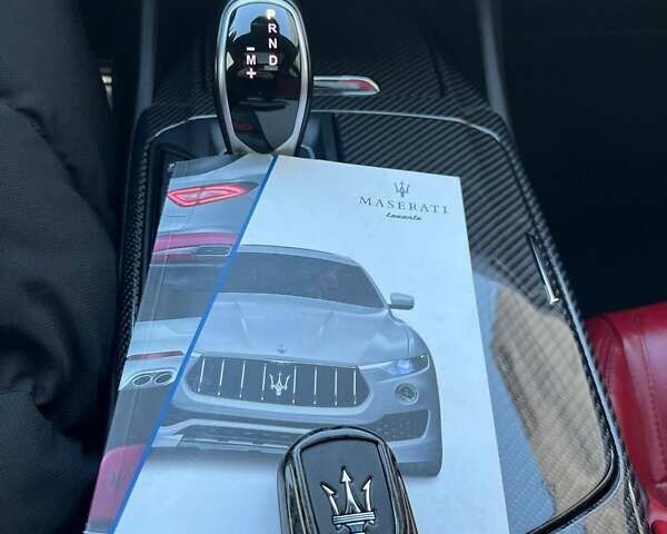 Белый Мазерати Леванте, объемом двигателя 3 л и пробегом 82 тыс. км за 40000 $, фото 73 на Automoto.ua