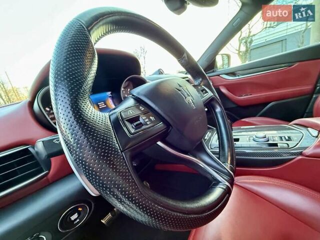 Білий Мазераті Леванте, об'ємом двигуна 2.98 л та пробігом 79 тис. км за 38800 $, фото 63 на Automoto.ua