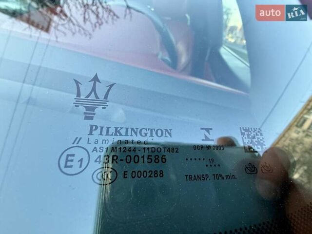 Білий Мазераті Леванте, об'ємом двигуна 2.98 л та пробігом 79 тис. км за 38800 $, фото 118 на Automoto.ua