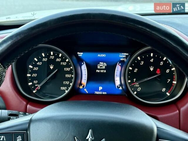 Білий Мазераті Леванте, об'ємом двигуна 2.98 л та пробігом 79 тис. км за 38800 $, фото 105 на Automoto.ua