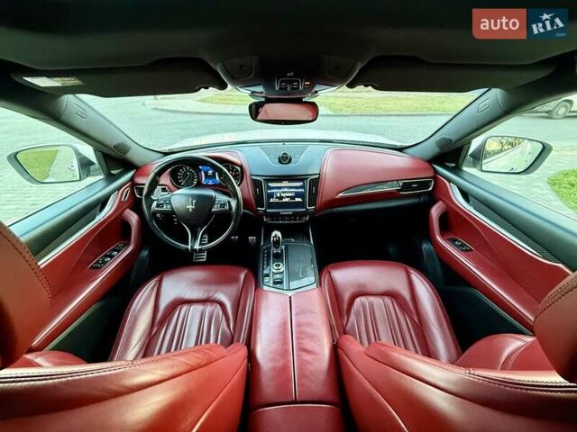 Білий Мазераті Леванте, об'ємом двигуна 2.98 л та пробігом 79 тис. км за 38800 $, фото 96 на Automoto.ua