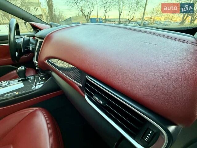 Білий Мазераті Леванте, об'ємом двигуна 2.98 л та пробігом 79 тис. км за 38800 $, фото 90 на Automoto.ua