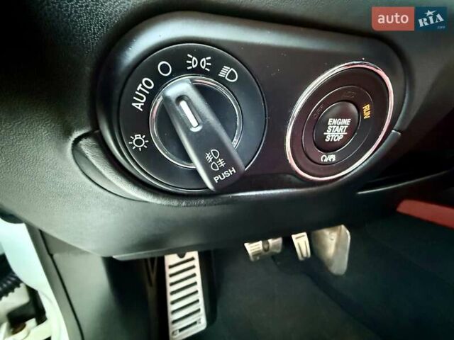 Білий Мазераті Леванте, об'ємом двигуна 2.98 л та пробігом 79 тис. км за 38800 $, фото 67 на Automoto.ua