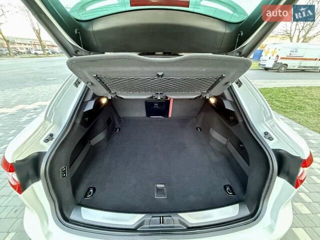 Білий Мазераті Леванте, об'ємом двигуна 2.98 л та пробігом 79 тис. км за 38800 $, фото 115 на Automoto.ua