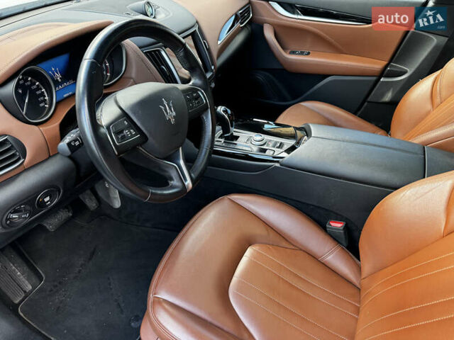 Белый Мазерати Леванте, объемом двигателя 2.98 л и пробегом 88 тыс. км за 29999 $, фото 28 на Automoto.ua