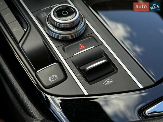 Белый Мазерати Леванте, объемом двигателя 2.98 л и пробегом 88 тыс. км за 29999 $, фото 45 на Automoto.ua