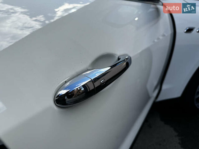 Белый Мазерати Леванте, объемом двигателя 2.98 л и пробегом 88 тыс. км за 29999 $, фото 37 на Automoto.ua