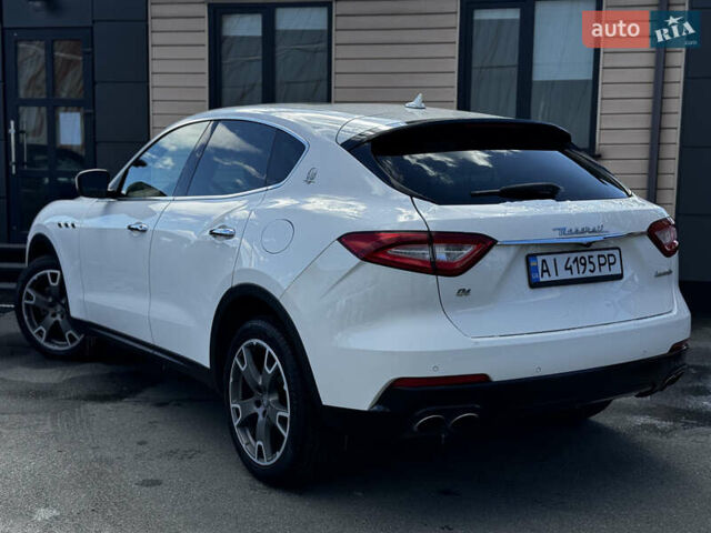 Белый Мазерати Леванте, объемом двигателя 2.98 л и пробегом 88 тыс. км за 29999 $, фото 49 на Automoto.ua