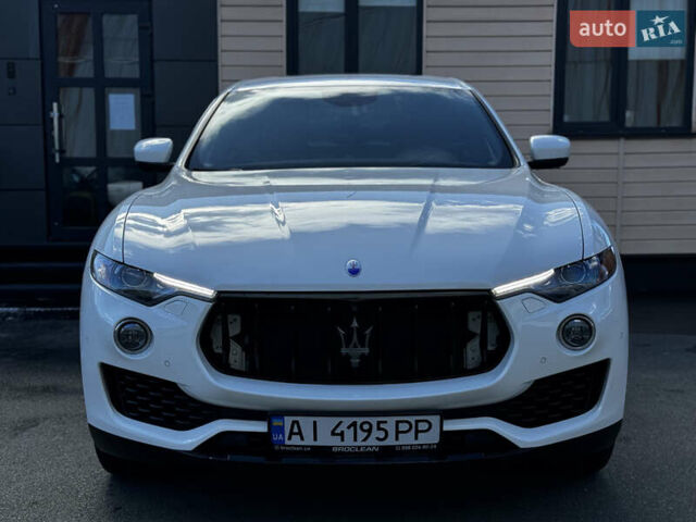 Белый Мазерати Леванте, объемом двигателя 2.98 л и пробегом 88 тыс. км за 29999 $, фото 5 на Automoto.ua