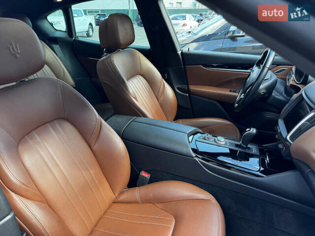 Белый Мазерати Леванте, объемом двигателя 2.98 л и пробегом 88 тыс. км за 29999 $, фото 38 на Automoto.ua