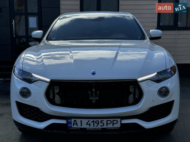 Белый Мазерати Леванте, объемом двигателя 2.98 л и пробегом 88 тыс. км за 29999 $, фото 4 на Automoto.ua