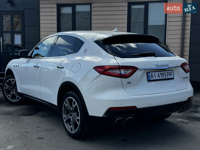 Белый Мазерати Леванте, объемом двигателя 2.98 л и пробегом 88 тыс. км за 29999 $, фото 50 на Automoto.ua