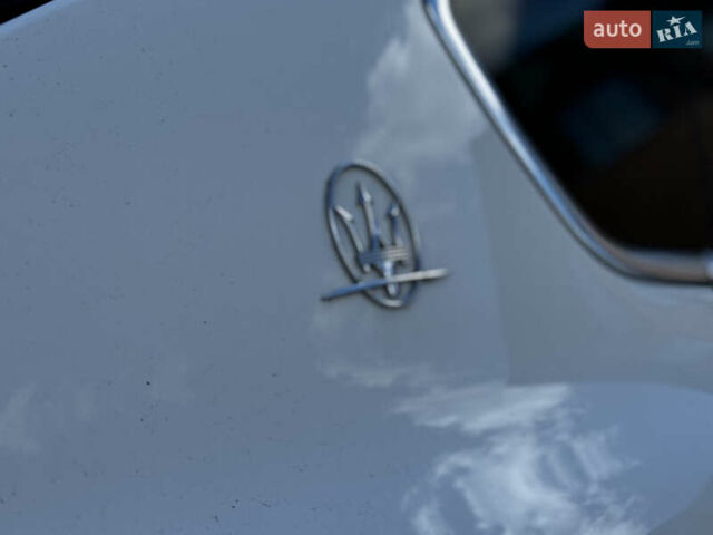 Белый Мазерати Леванте, объемом двигателя 2.98 л и пробегом 88 тыс. км за 29999 $, фото 14 на Automoto.ua