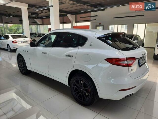 Білий Мазераті Леванте, об'ємом двигуна 2.98 л та пробігом 60 тис. км за 66797 $, фото 6 на Automoto.ua