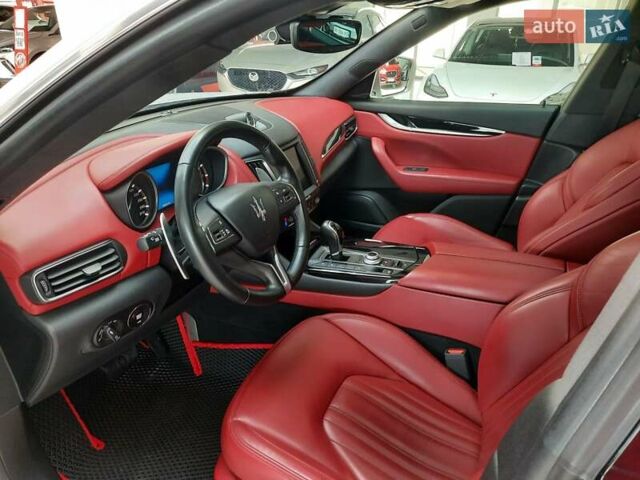 Білий Мазераті Леванте, об'ємом двигуна 2.98 л та пробігом 60 тис. км за 66797 $, фото 12 на Automoto.ua