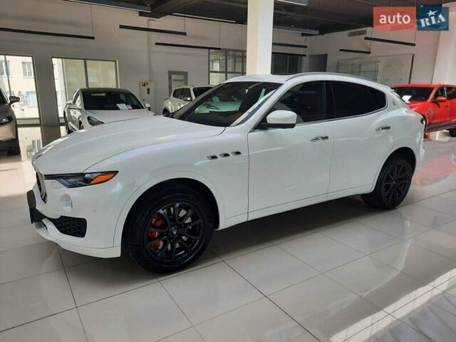 Білий Мазераті Леванте, об'ємом двигуна 2.98 л та пробігом 60 тис. км за 66797 $, фото 24 на Automoto.ua