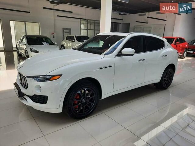 Білий Мазераті Леванте, об'ємом двигуна 2.98 л та пробігом 60 тис. км за 66797 $, фото 2 на Automoto.ua