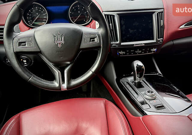 Білий Мазераті Леванте, об'ємом двигуна 2.98 л та пробігом 35 тис. км за 39500 $, фото 8 на Automoto.ua